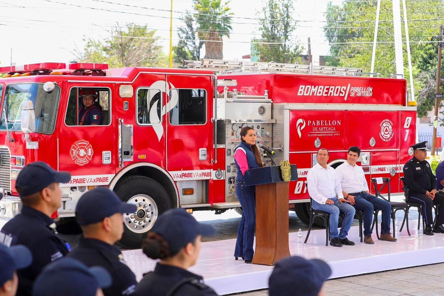 Tere JimÉnez Entrega Patrullas Para Fortalecer La Seguridad En PabellÓn De Arteaga 8008